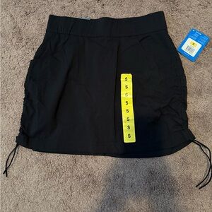 2 Columbia Skorts